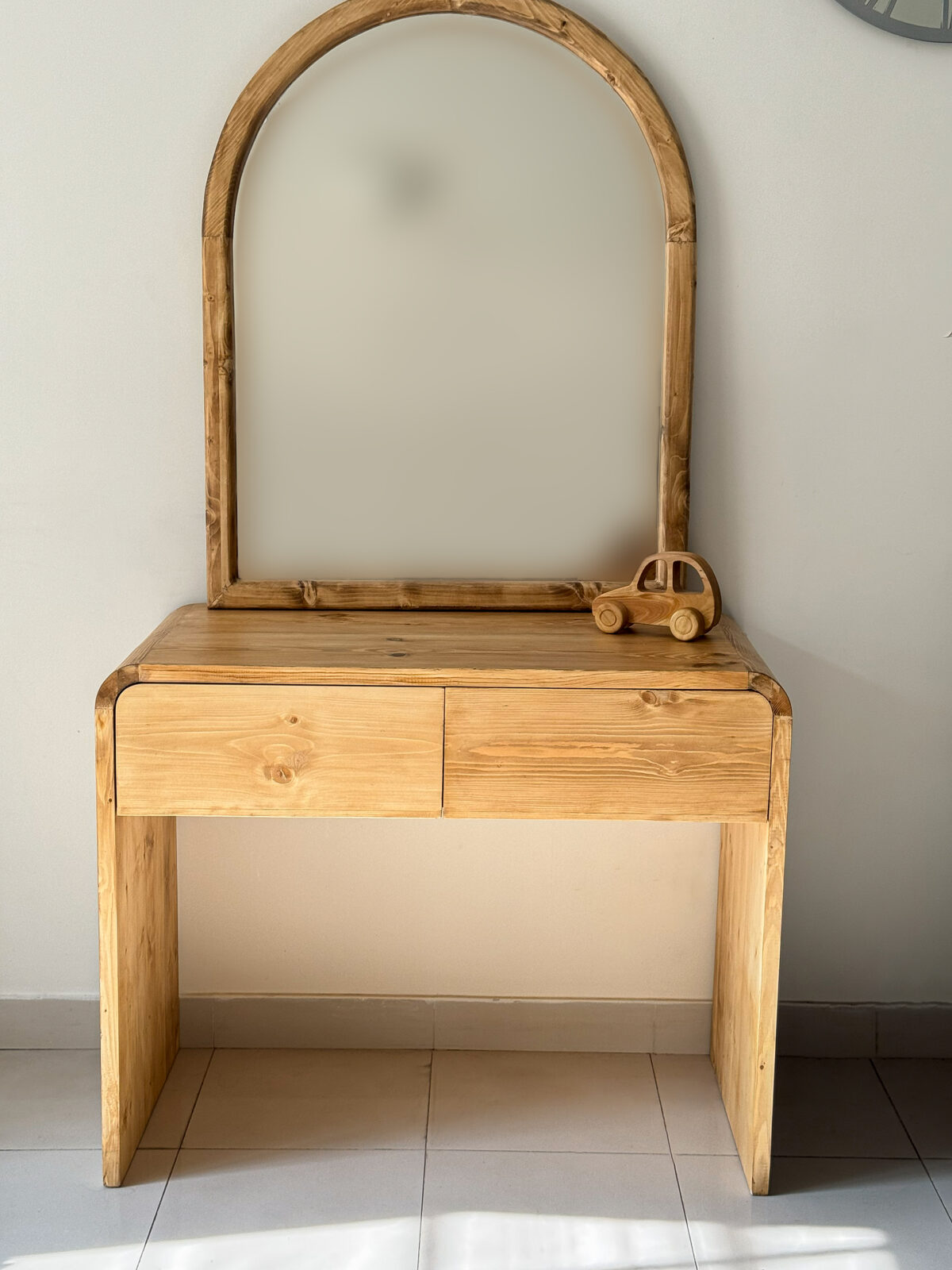 میز آرایش هور - Image 1